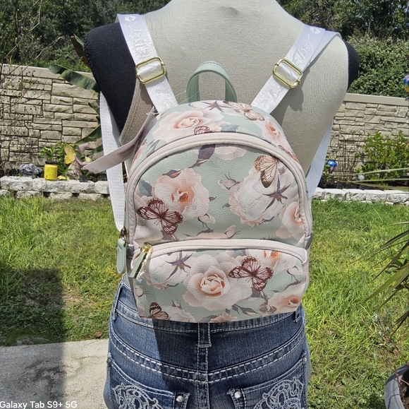 BETSEY JOHNSON SMALL LUV BETSEY BACKPACK - Picture 4 of 4